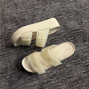 NEW Crocs Brooklyn Buckle Frosted Low Wedge, Sandstone, w7 and W9